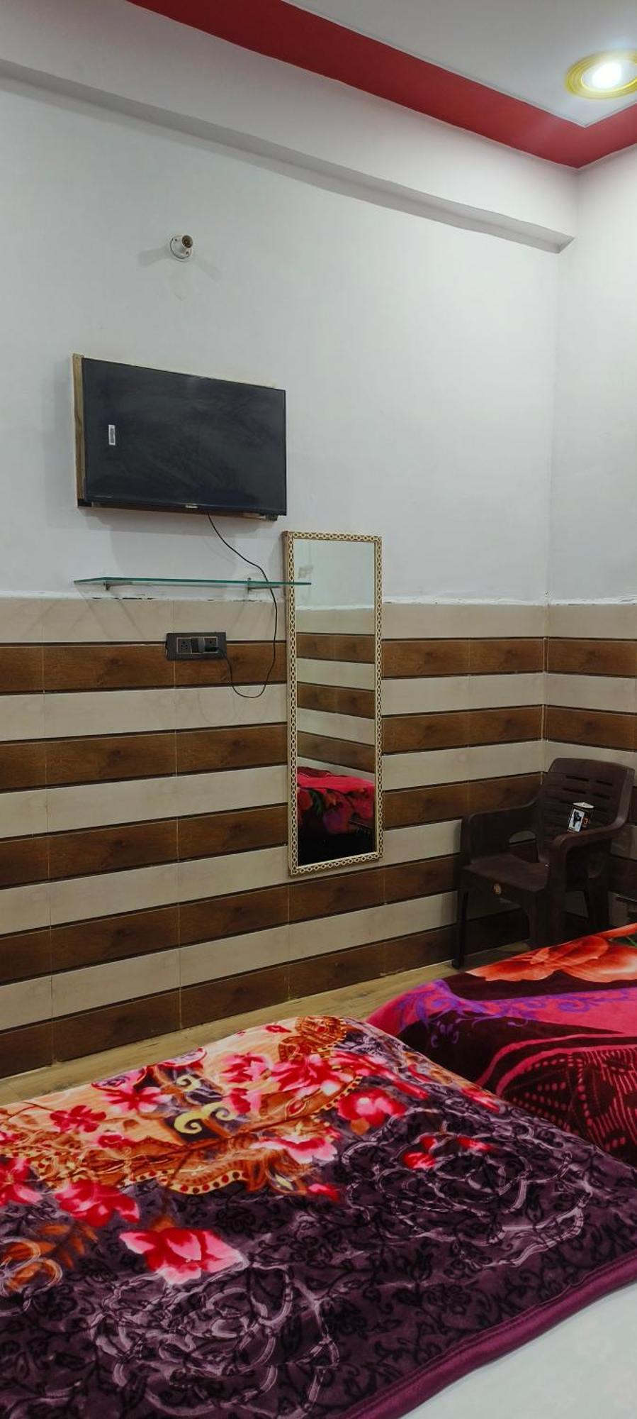 מלון Vrindāvan K.D.Dham Near Prem Mandir1 מראה חיצוני תמונה