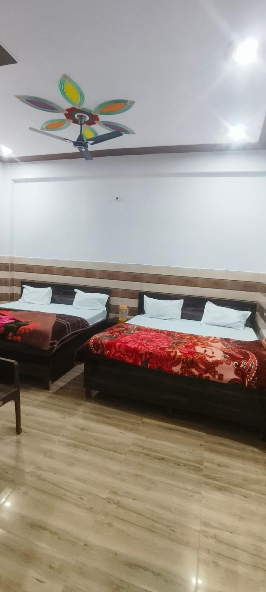 מלון Vrindāvan K.D.Dham Near Prem Mandir1 מראה חיצוני תמונה