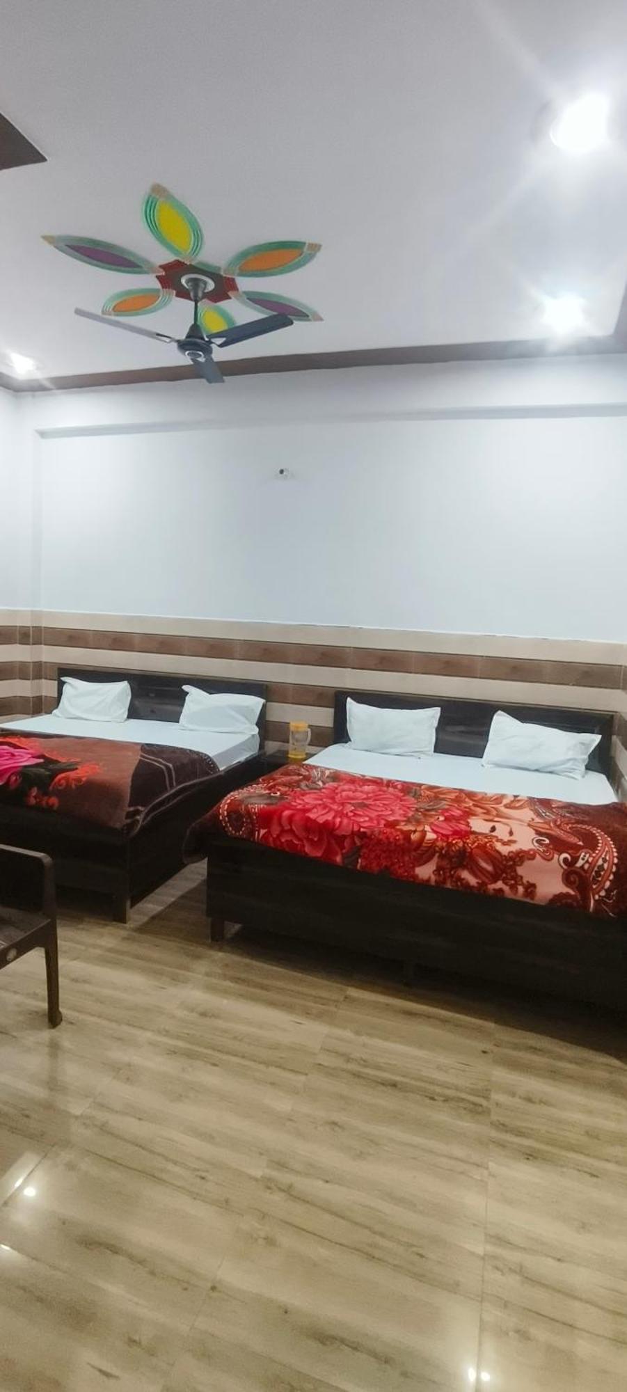 מלון Vrindāvan K.D.Dham Near Prem Mandir1 מראה חיצוני תמונה