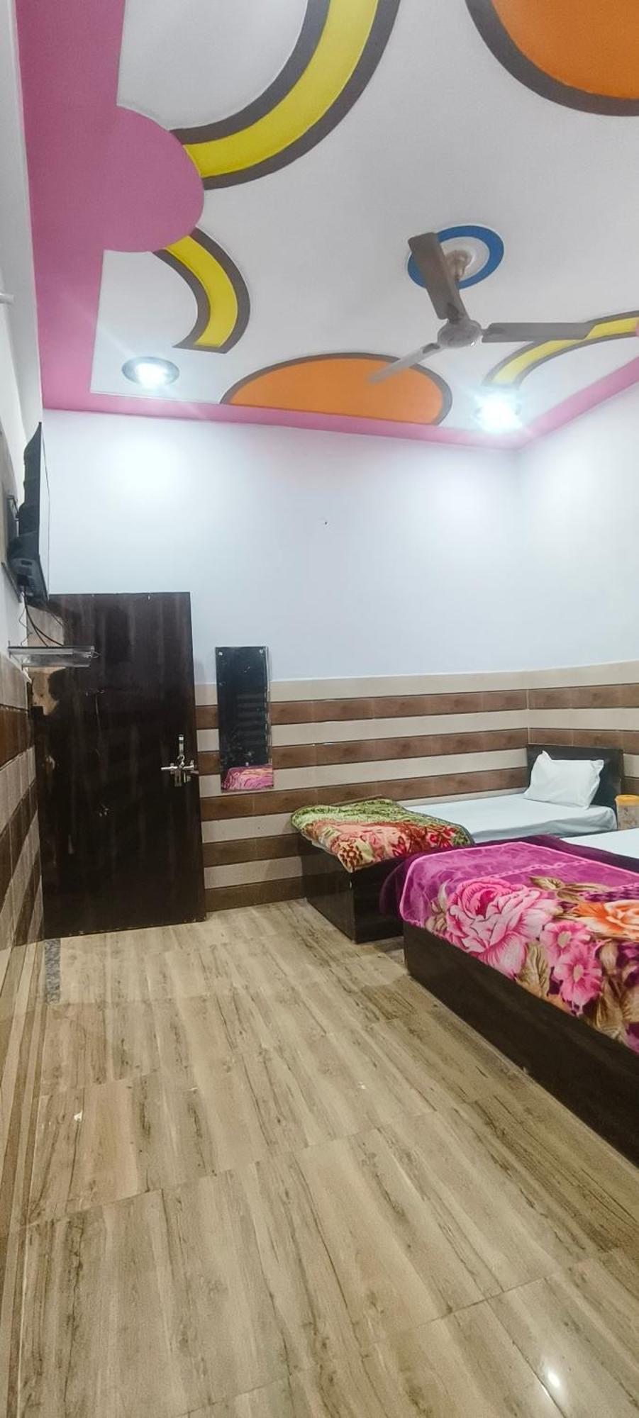 מלון Vrindāvan K.D.Dham Near Prem Mandir1 מראה חיצוני תמונה
