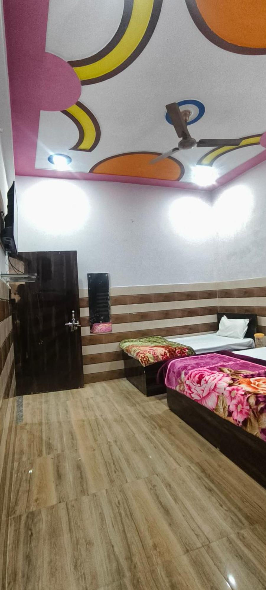 מלון Vrindāvan K.D.Dham Near Prem Mandir1 מראה חיצוני תמונה