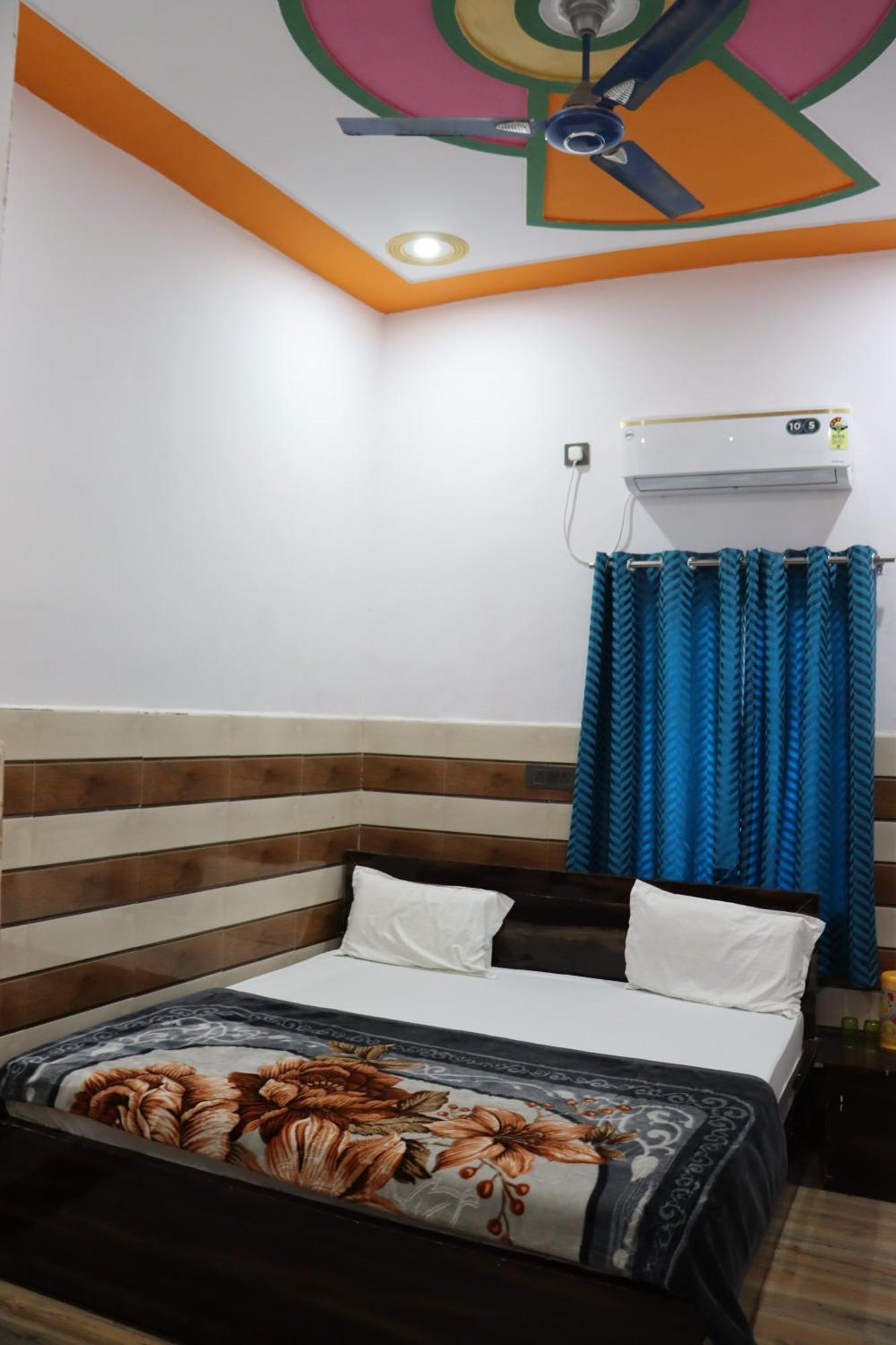 מלון Vrindāvan K.D.Dham Near Prem Mandir1 מראה חיצוני תמונה